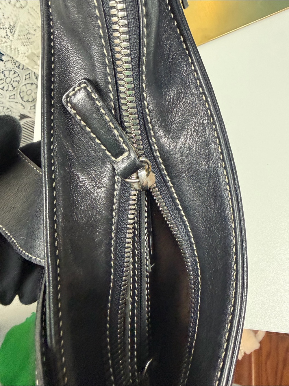 VTG Y2k Coach Hamptons hobo shoulder 6.5 in H x 8.5 in L top, & 11 in L No.7789 - Picture 7 of 9